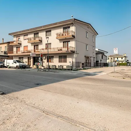 Guesthost - San Vincenzo 1 - 2 - 4 *